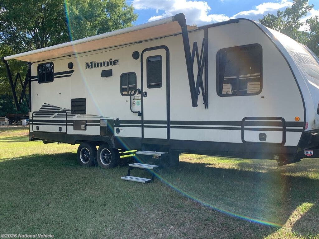 Used 2021  Winnebago Minnie 2455BHS by Winnebago from National Vehicle in Chapel Hill, NC