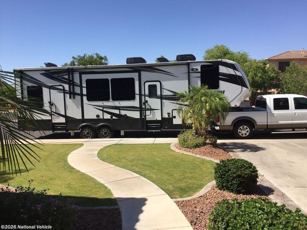 Used 2017  Grand Design Momentum 328M by Grand Design from National Vehicle in Chandler, AZ