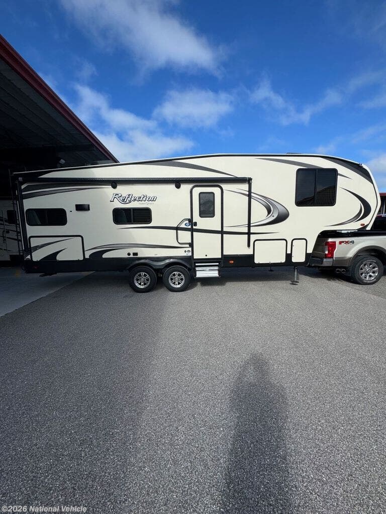 Used 2019  Grand Design Reflection 150 273MK by Grand Design from National Vehicle in Cape Coral, FL