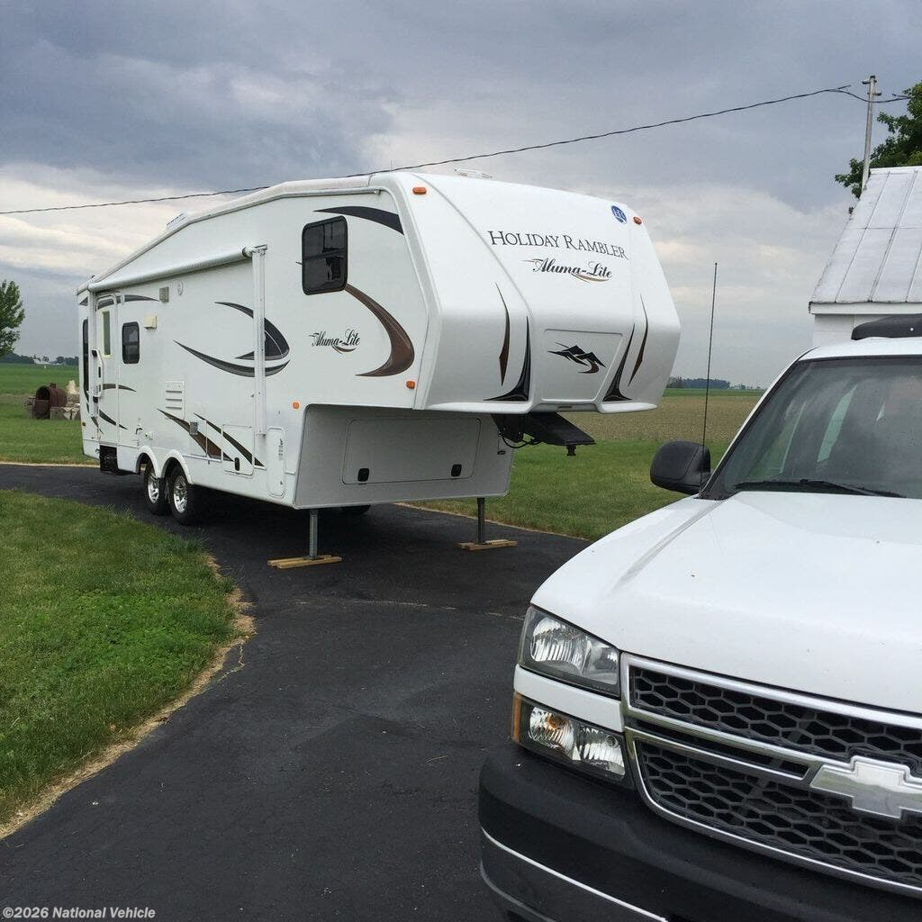 Used 2012  Holiday Rambler Aluma-Lite 275RLS by Holiday Rambler from National Vehicle in Greentown, IN
