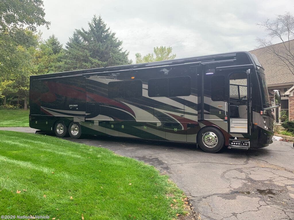 Used 2019  Fleetwood Discovery LXE 44H by Fleetwood from National Vehicle in Howell, MI