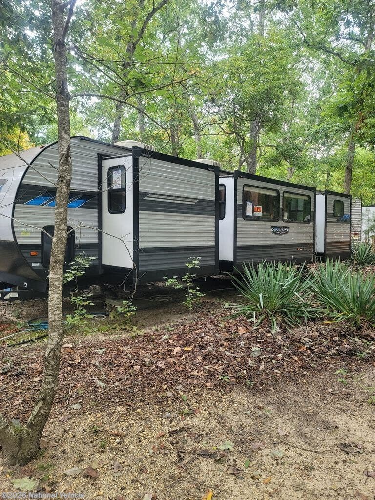 Used 2022  Forest River Salem 33TS by Forest River from National Vehicle in Vineland, NJ