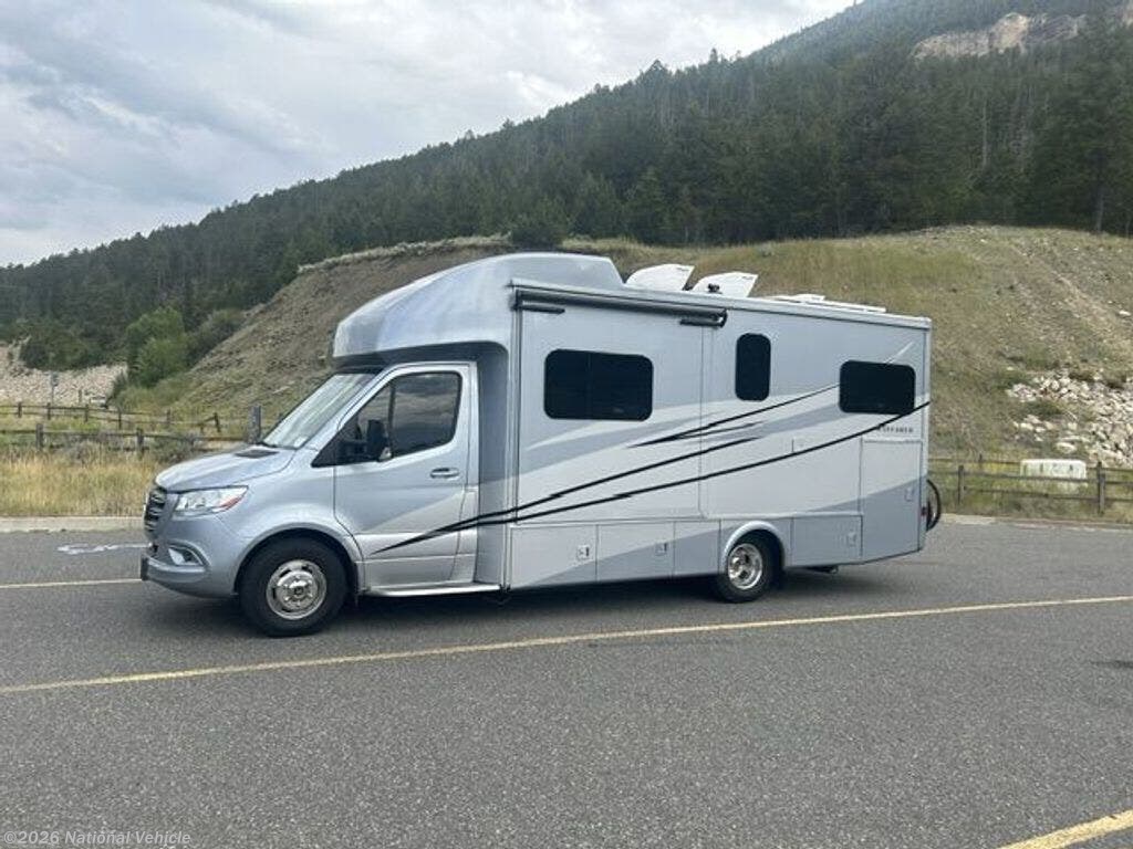 Used 2023  Tiffin Wayfarer 25LW by Tiffin from National Vehicle in Nashville, TN