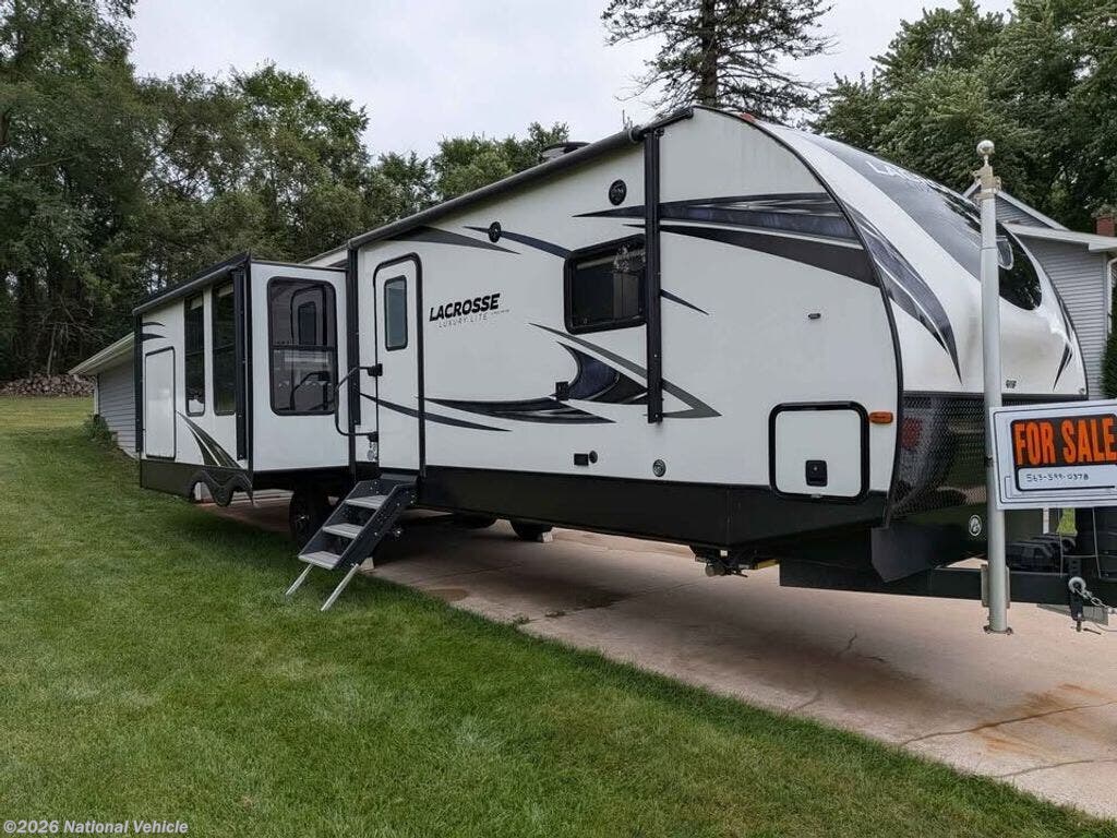 Used 2020  Prime Time LaCrosse Luxury Lite 3399SE by Prime Time from National Vehicle in Bellevue, IA