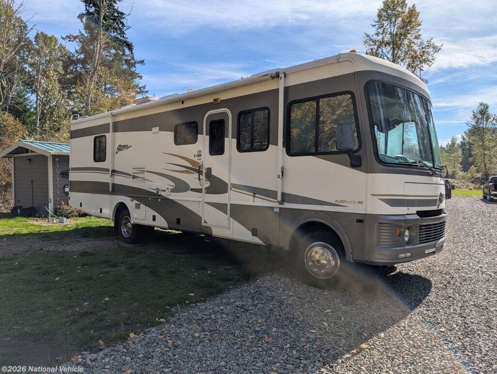 Used 2004  Fleetwood Storm 31W by Fleetwood from National Vehicle in Spanaway, WA