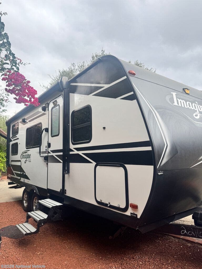 Used 2022  Grand Design Imagine XLS 21BHE by Grand Design from National Vehicle in Topanga, CA