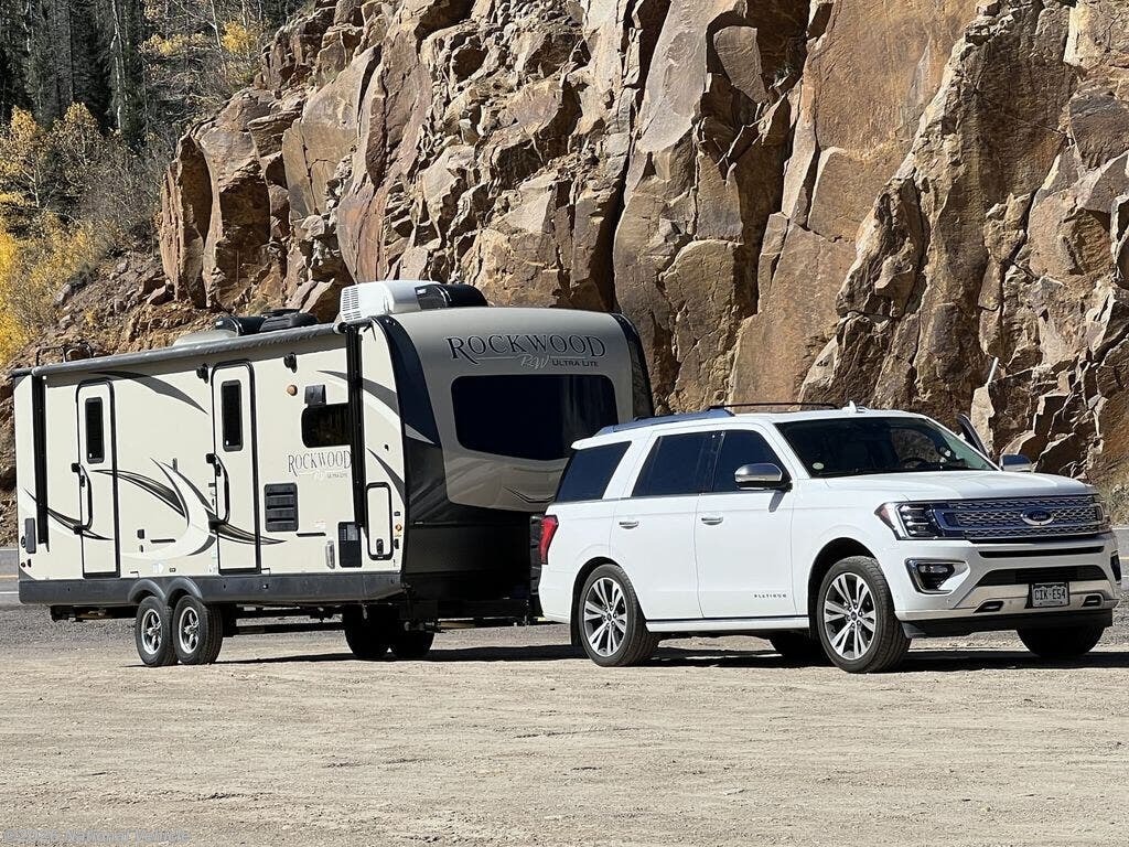 Used 2019  Forest River Rockwood Ultra Lite 2608BS by Forest River from National Vehicle in Greenwood Village, CO
