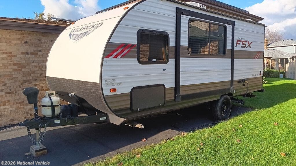 Used 2021  Forest River Wildwood FSX 178BHSK by Forest River from National Vehicle in Alsip, IL