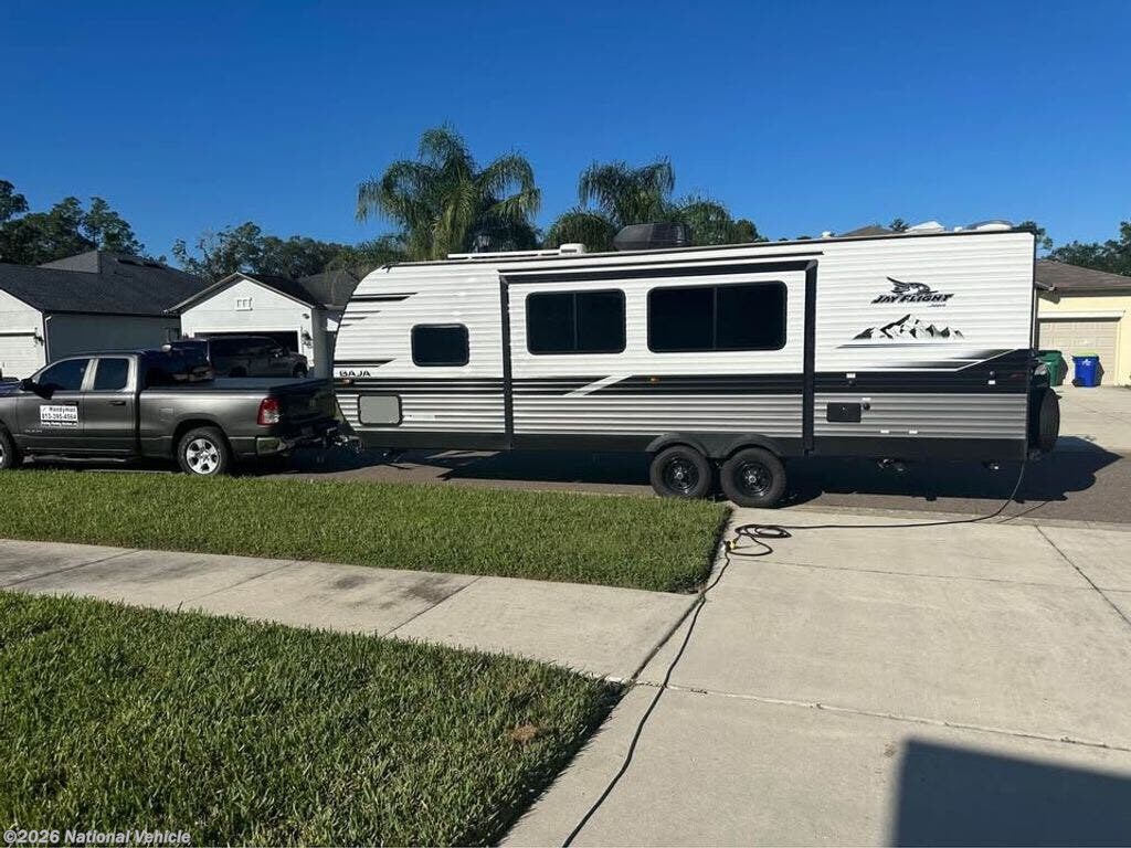 Used 2023  Jayco Jay Flight 267 BHSW by Jayco from National Vehicle in Zephyrhills, FL