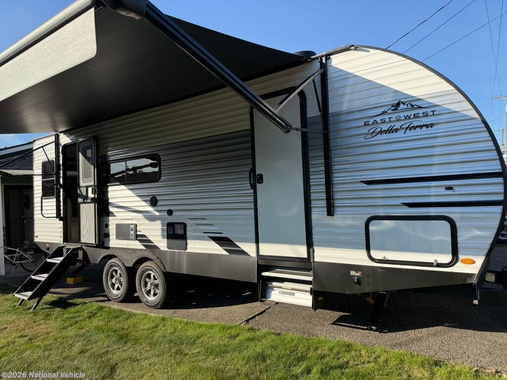 Used 2024  East to West Della Terra 251RD by East to West from National Vehicle in Tacoma, WA