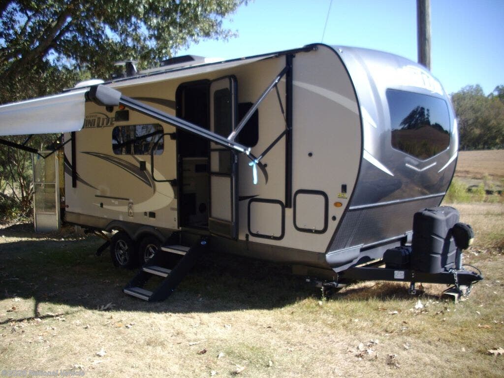 Used 2022  Forest River Rockwood Mini Lite 2104S by Forest River from National Vehicle in Bay Springs, MS