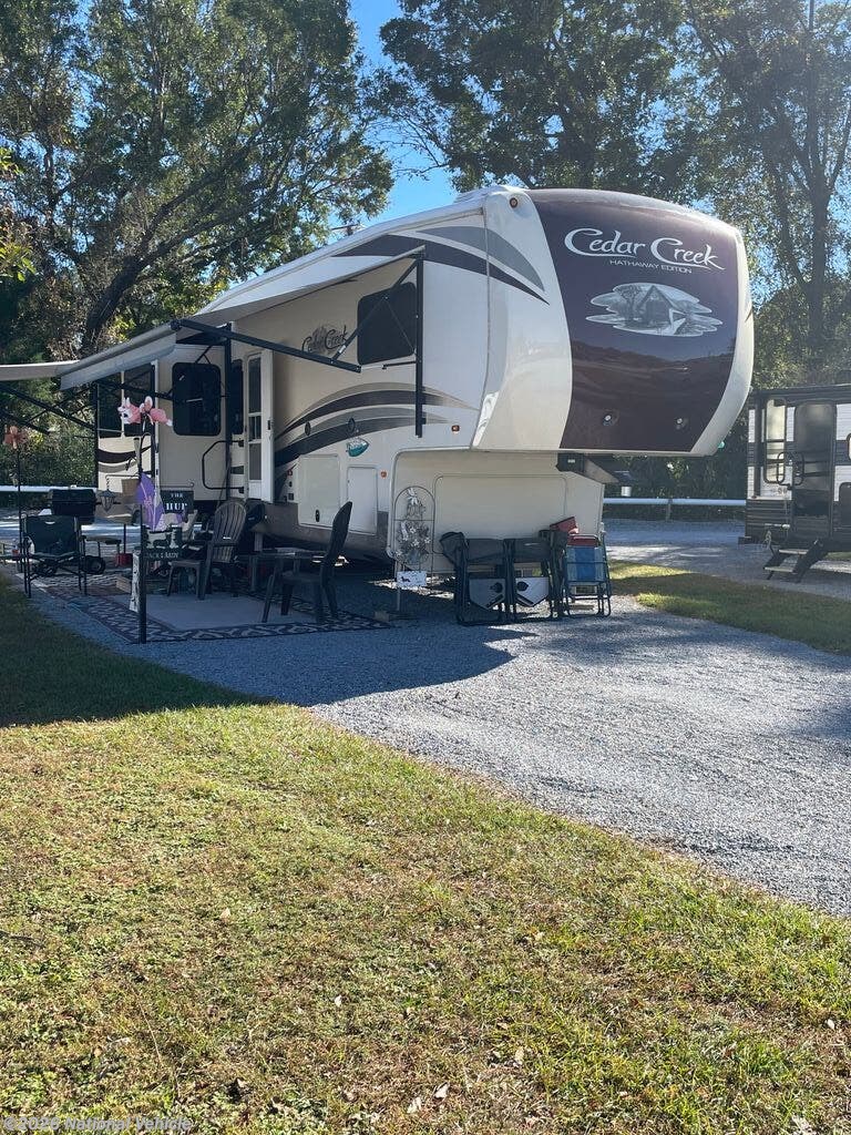 Used 2017  Forest River Cedar Creek Hathaway 36CK2 by Forest River from National Vehicle in Holt, FL
