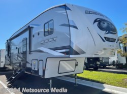  New 2022 Cherokee  ARCTIC WOLF 321BH available in Jacksonville, Florida