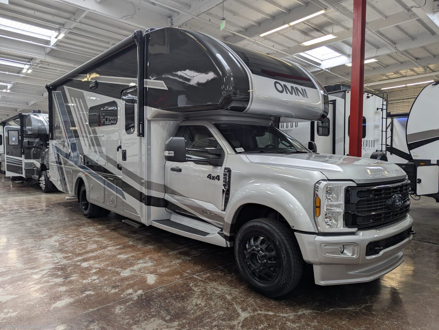 New 2026 Thor Motor Coach Omni Trail S29 available in Downey, California