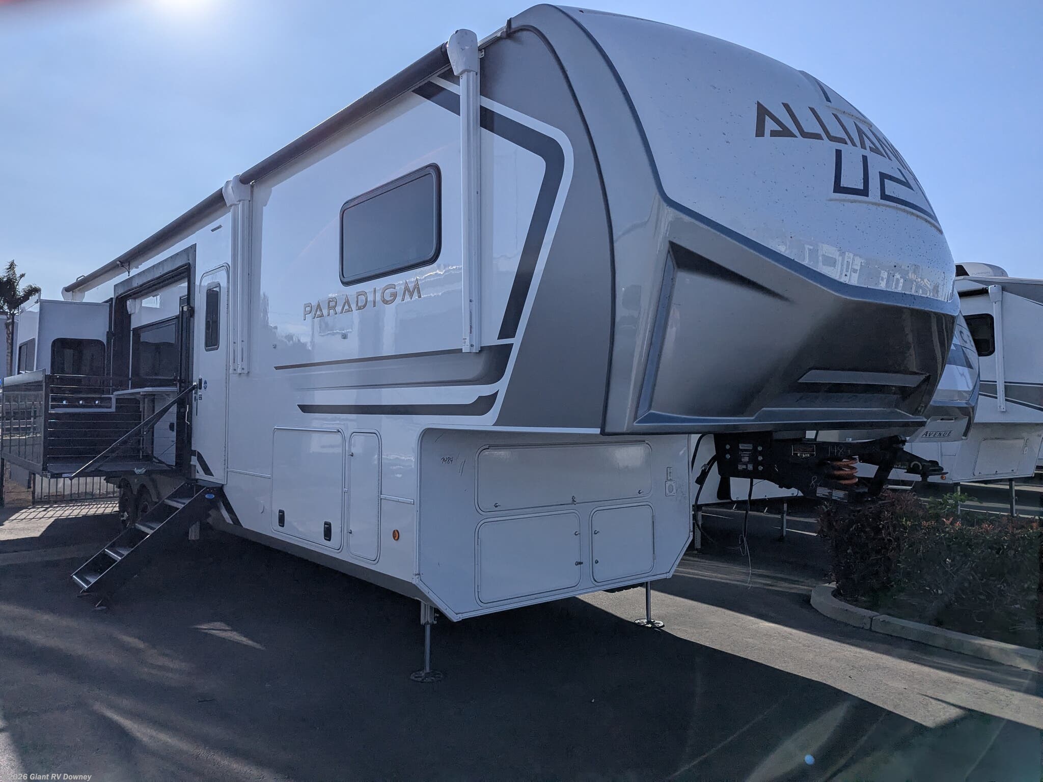 New 2026 Alliance RV Paradigm 388SP available in Downey, California