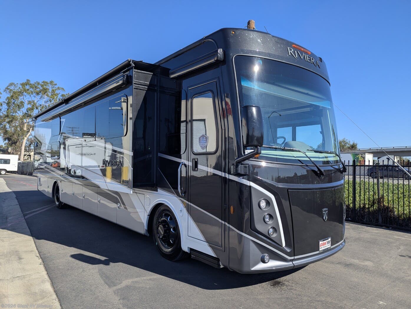 New 2026 Thor Motor Coach Riviera 39BH available in Downey, California