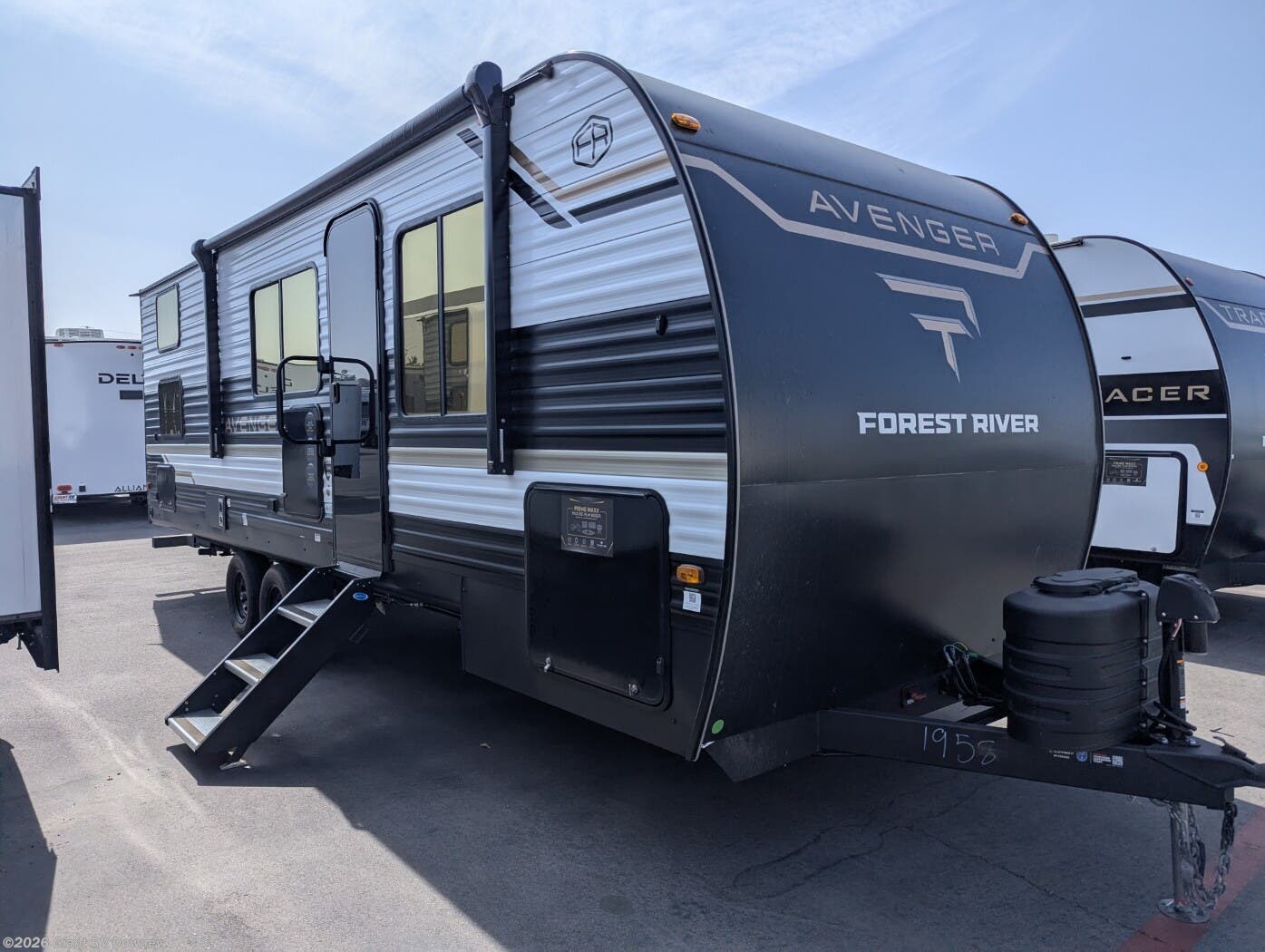 New 2026 Prime Time Avenger 23BHS available in Downey, California