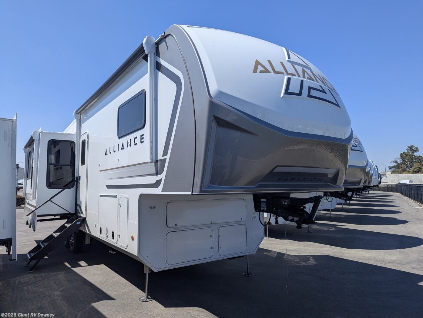 New 2027 Alliance RV Paradigm 310RL available in Downey, California