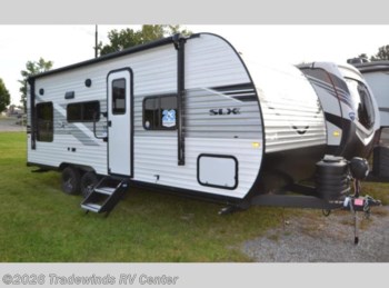 New 2026 Jayco Jay Flight SLX 210QB available in Clio, Michigan