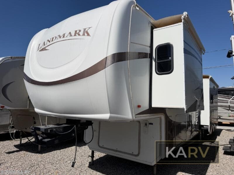 Used 2008 Heartland Landmark Pinehurst available in Desert Hot Springs, California