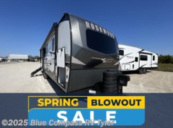 New 2025 Forest River Rockwood Ultra Lite 2918BH available in Tyler, Texas