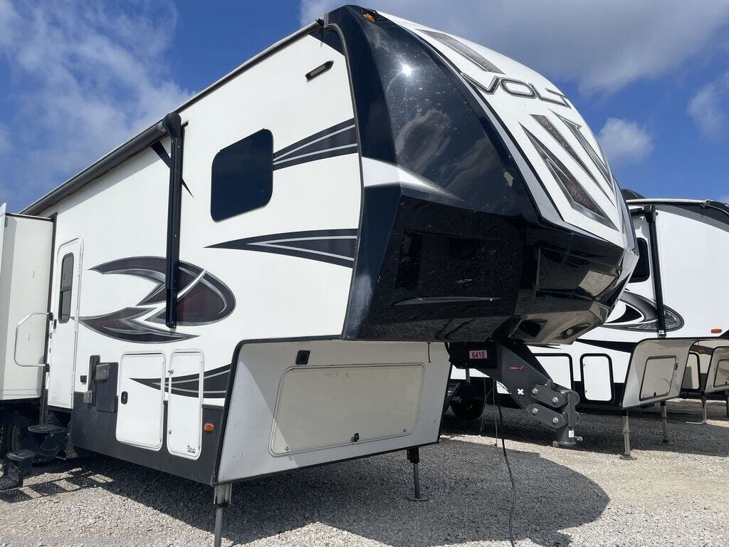 Used 2017 Dutchmen Voltage V3305 available in Tyler, Texas