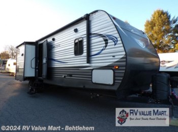 Used 2017 CrossRoads Zinger ZR33BH available in Bath, Pennsylvania