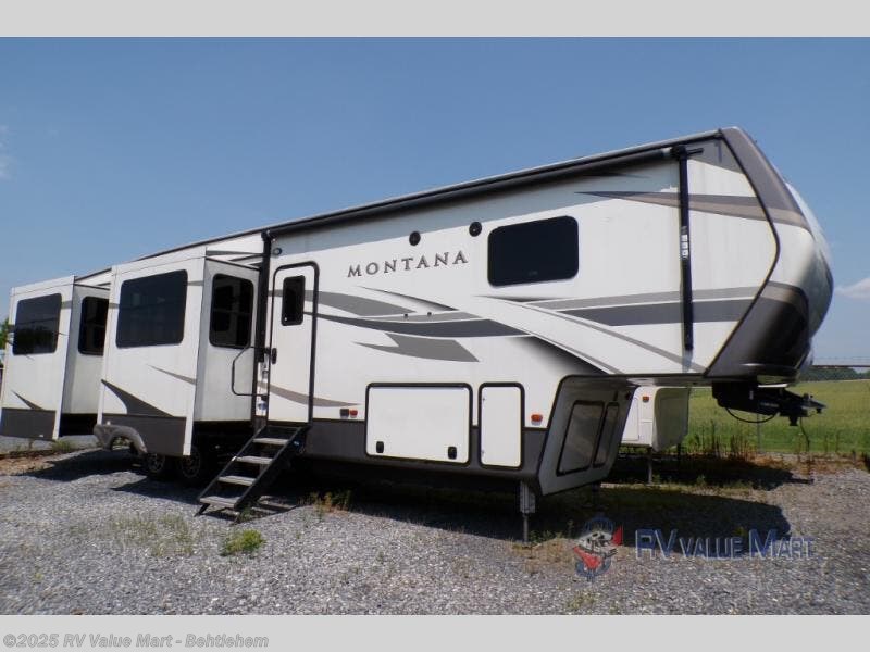 Used 2020 Keystone Montana 3701LK available in Bath, Pennsylvania