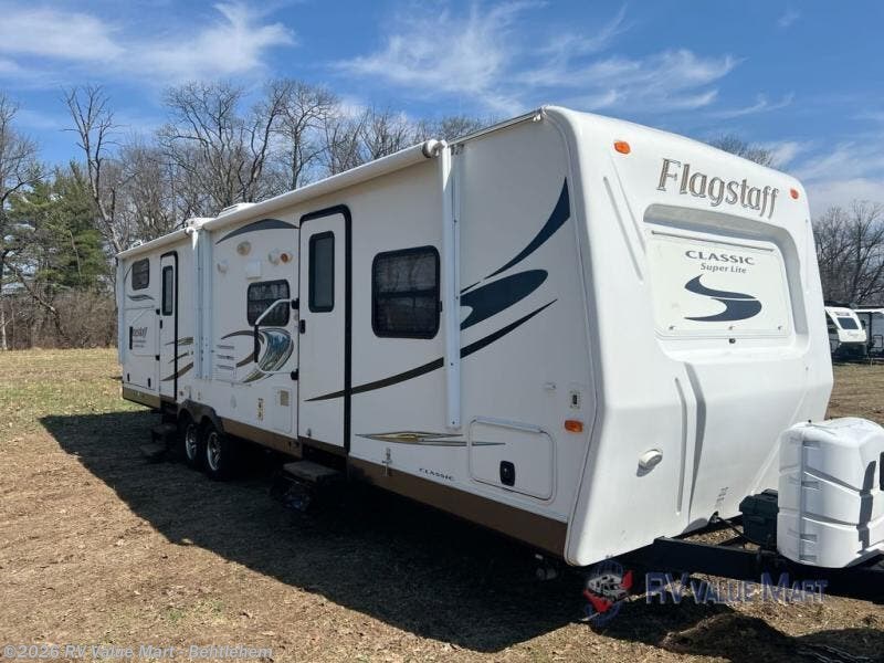 Used 2014 Forest River Flagstaff Classic Super Lite 831BHDS available in Bath, Pennsylvania