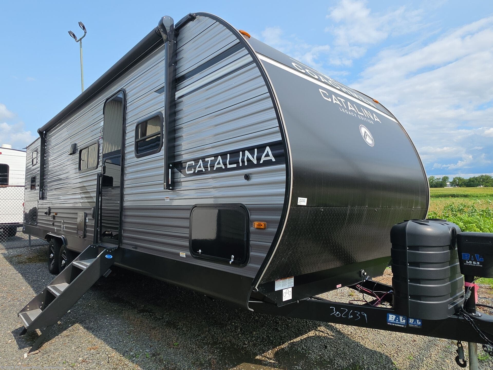 New 2026  Coachmen Catalina Legacy Edition 293QBCKLE by Coachmen from RV Value Mart - Bethlehem in Bath, PA