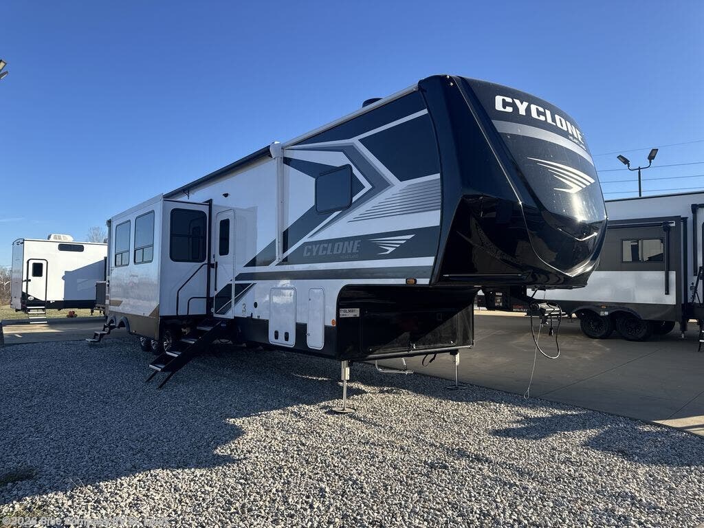 New 2026 Heartland Cyclone 3914 available in Eureka, Missouri
