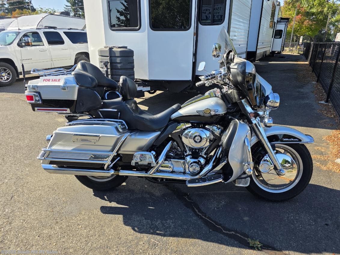 Used 2003 5th Avenue  Harley Davidson Ultra available in Yelm, Washington