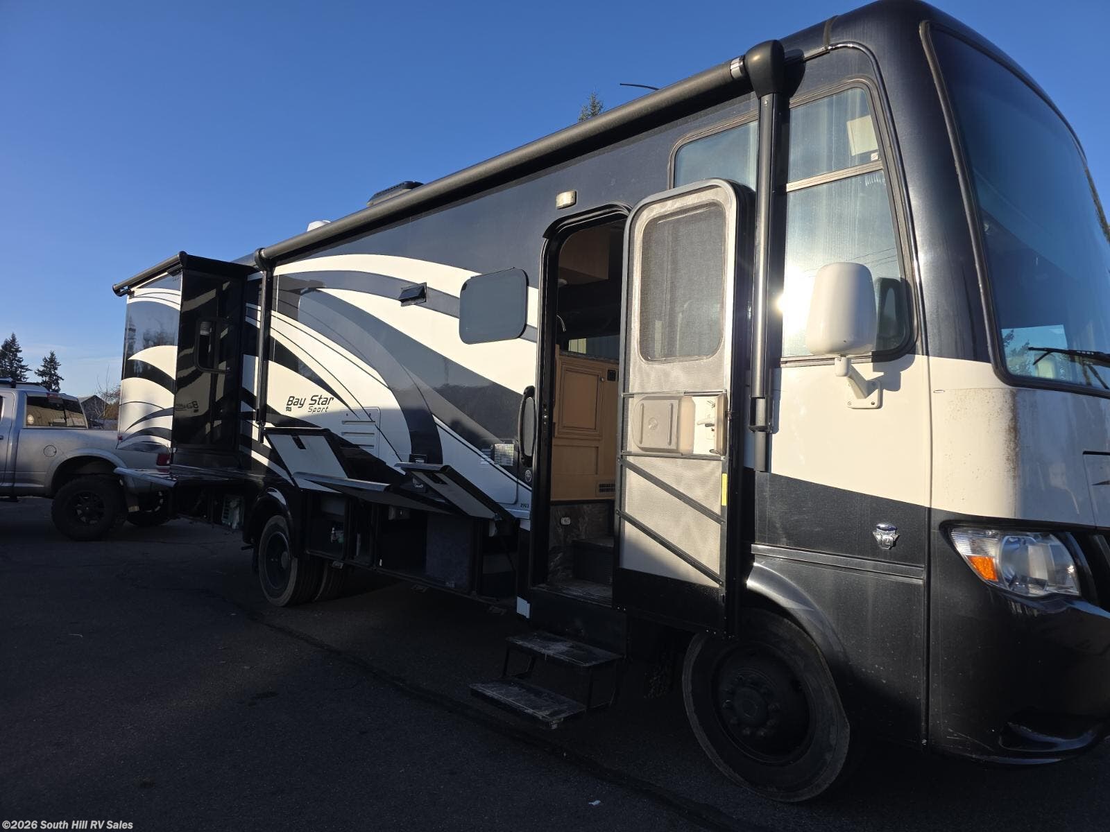 Used 2017 Olympia  Bay Star Sport 2903 available in Yelm, Washington
