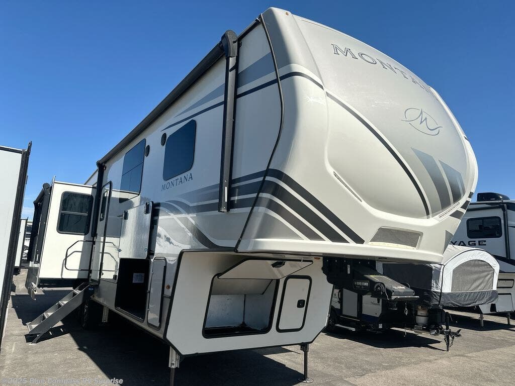 Used 2023 Keystone Montana 3231CK available in Surprise, Arizona
