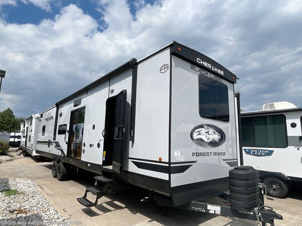 New 2026 Forest River Cherokee Timberwolf Black Label 39HBABL available in Wheat Ridge, Colorado