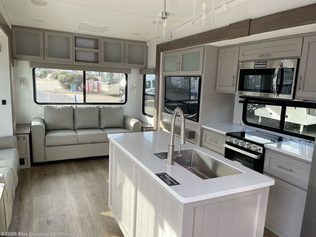 New 2026 Alliance RV Avenue 32RLS available in Wheat Ridge, Colorado