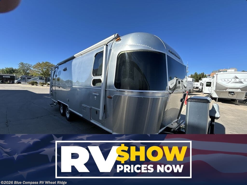 Used 2019  Airstream International 25FB by Airstream from Blue Compass RV Wheat Ridge in Wheat Ridge, CO