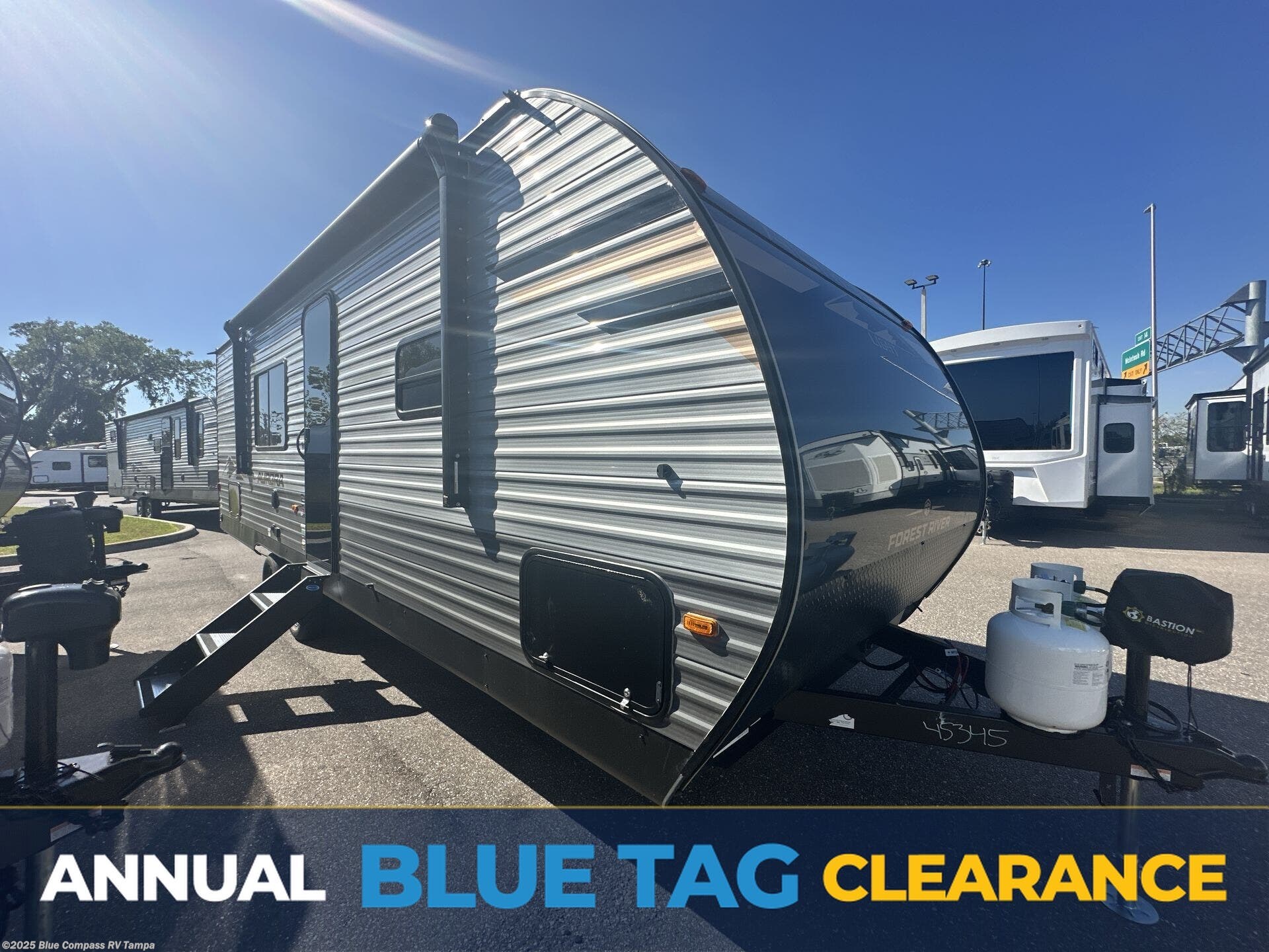 New 2025 Forest River Aurora Light 26BH available in Dover, Florida