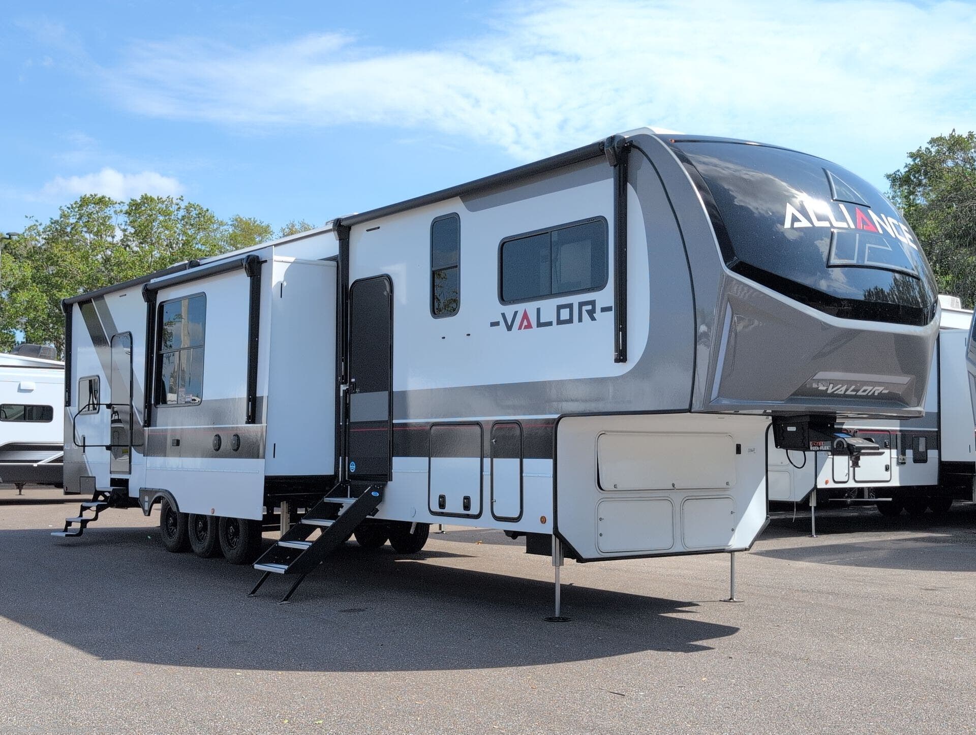 New 2025 Alliance RV Valor 44V14 available in Dover, Florida