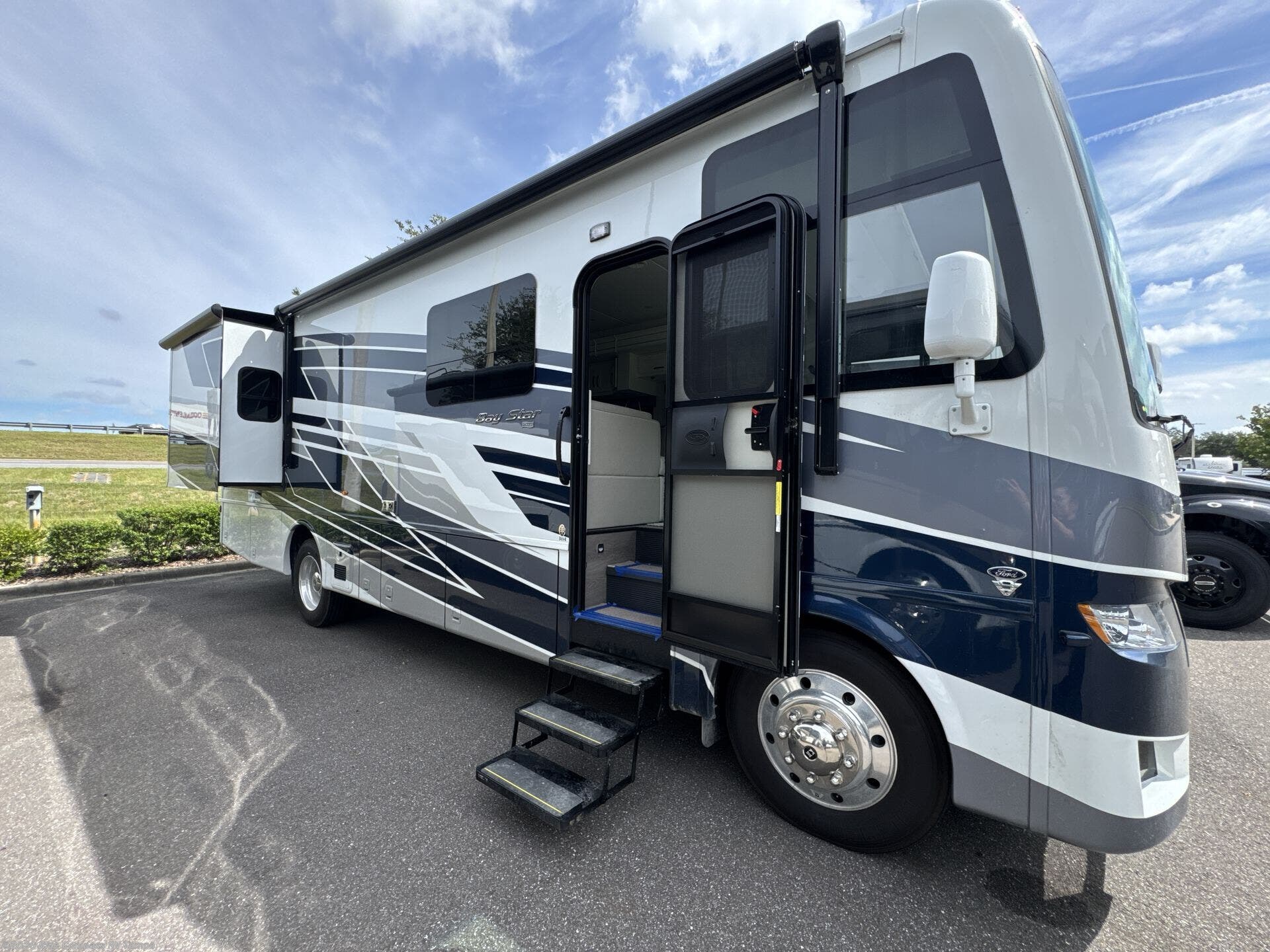 New 2026 Newmar Bay Star 3114 available in Dover, Florida