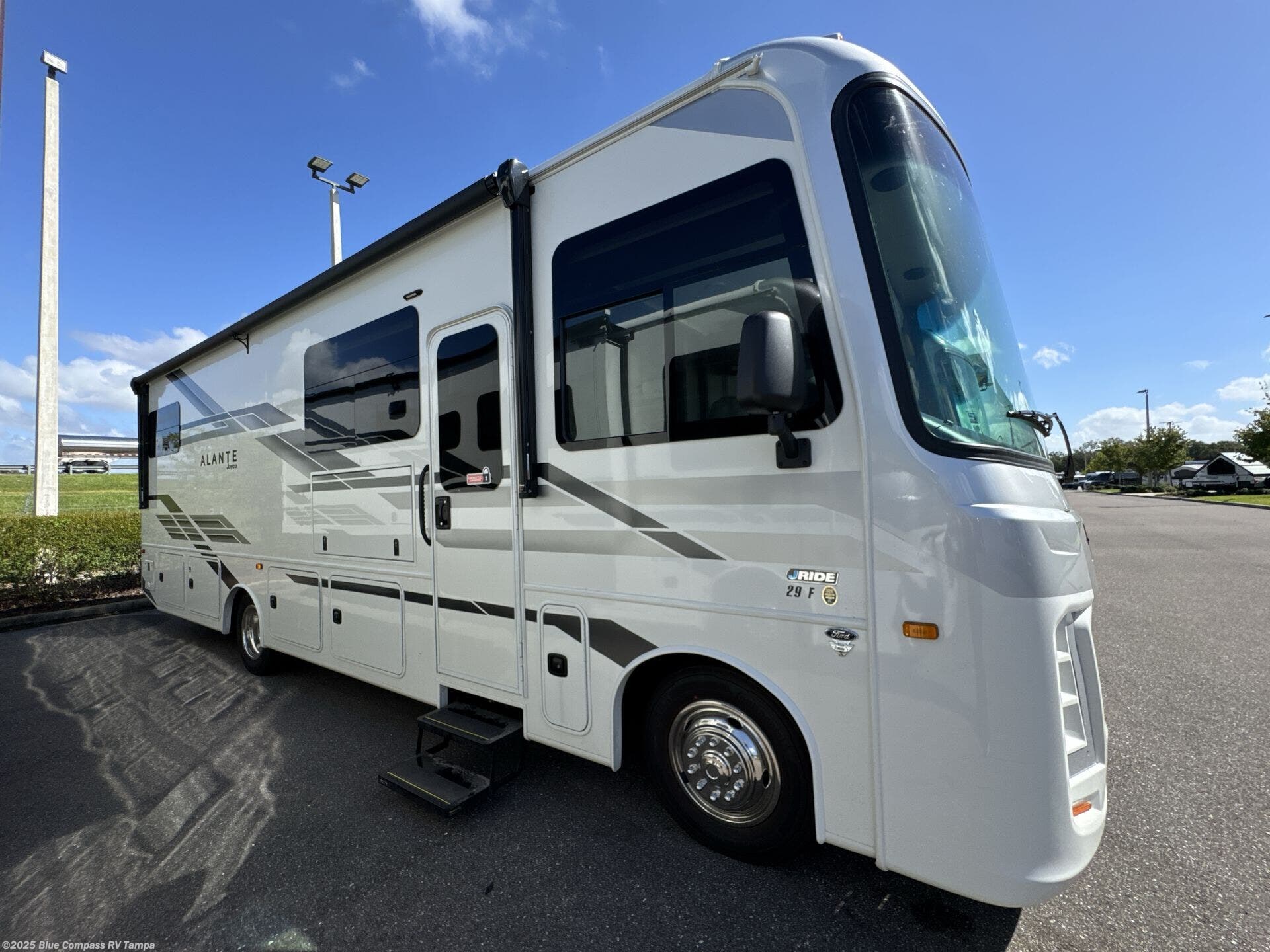 New 2026 Jayco Alante 29F available in Dover, Florida