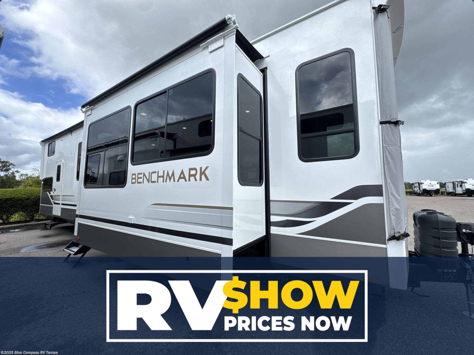 New 2026 Alliance RV Benchmark 42LFT available in Dover, Florida