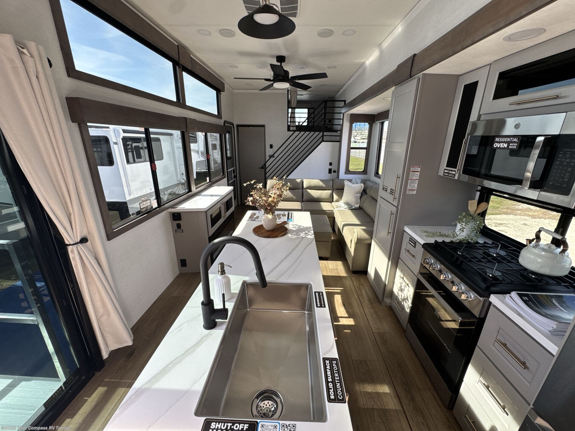 New 2026 Alliance RV Benchmark 44LFT available in Dover, Florida