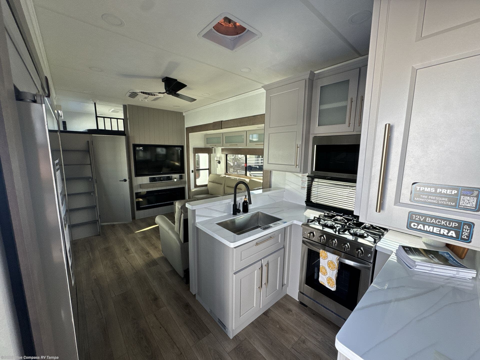 New 2026 Alliance RV Paradigm 395DS available in Dover, Florida