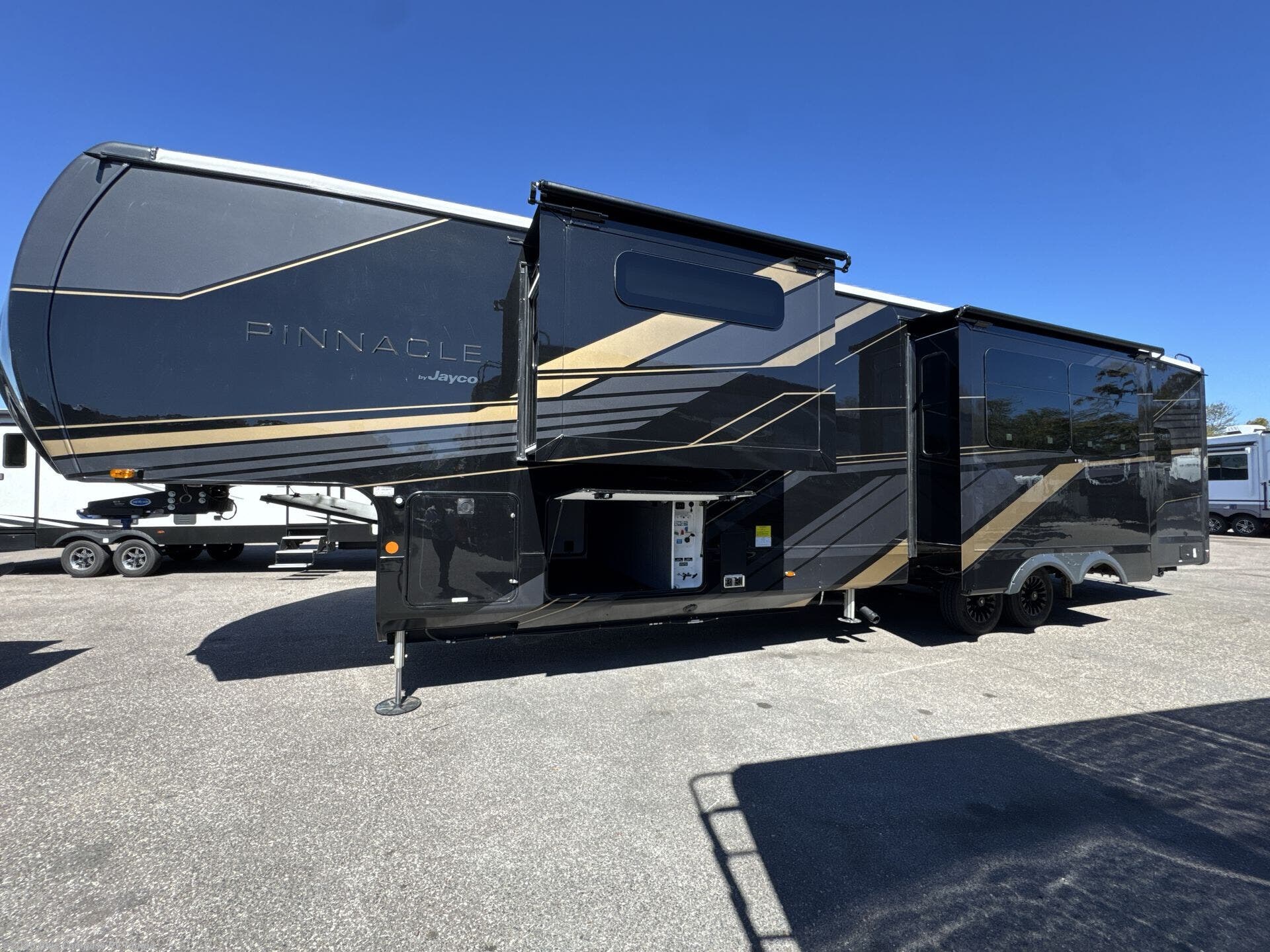 New 2026 Jayco Pinnacle 38FBRK available in Dover, Florida