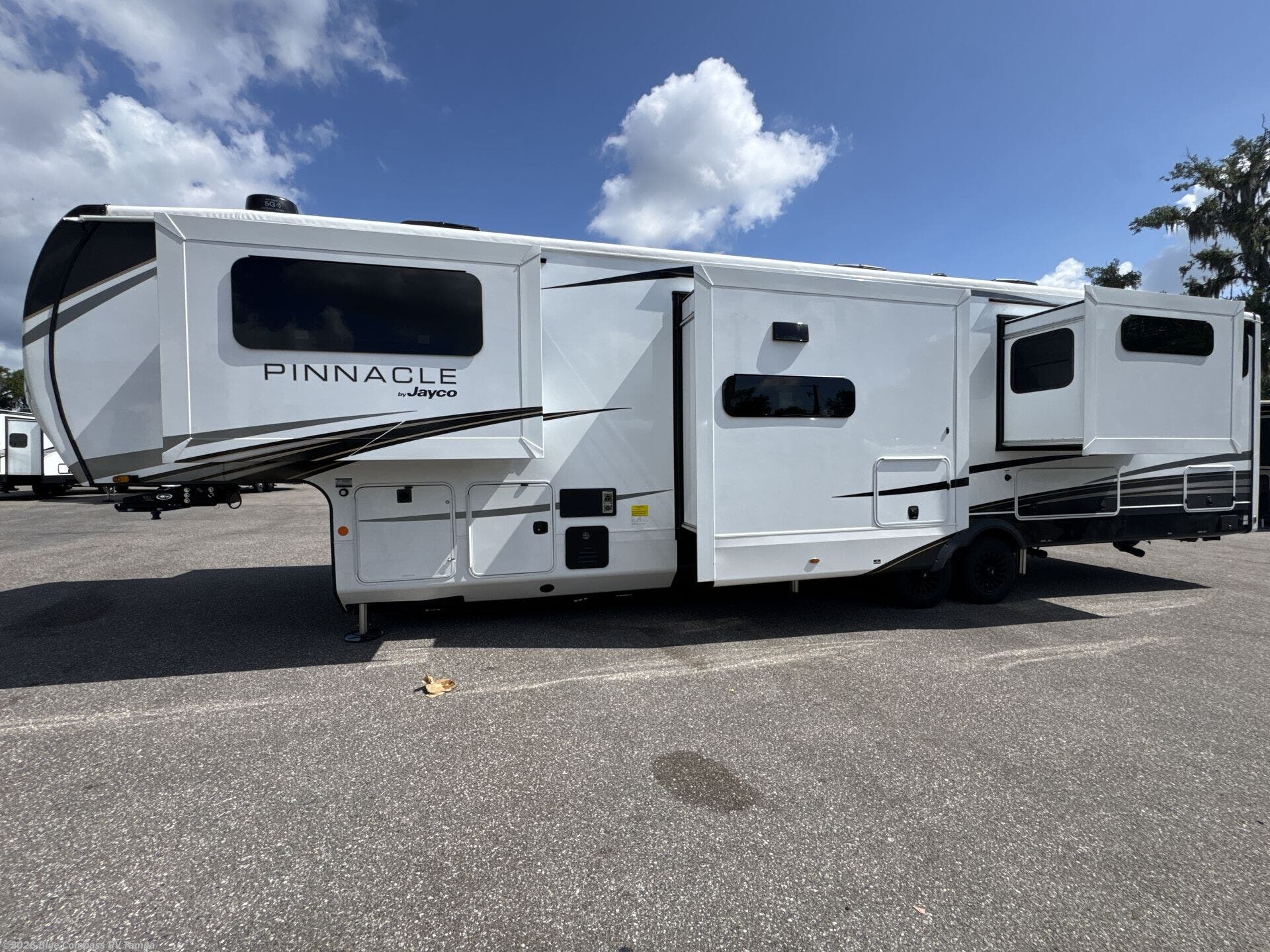 New 2026 Jayco Pinnacle 39FLOK available in Dover, Florida