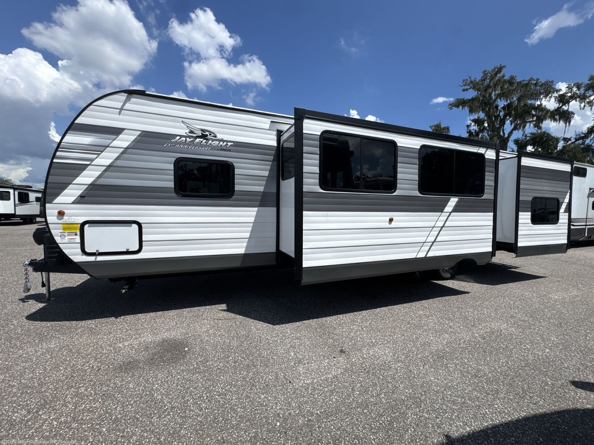 New 2027 Jayco Jay Flight 321BDS available in Dover, Florida