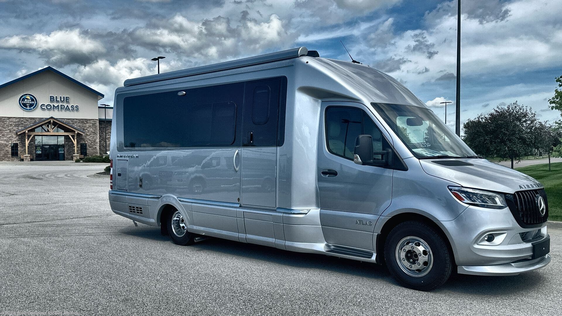 2026 Airstream Atlas Murphy Suite