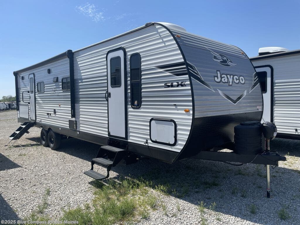 New 2025 Jayco Jay Flight SLX 330TBS available in Altoona, Iowa