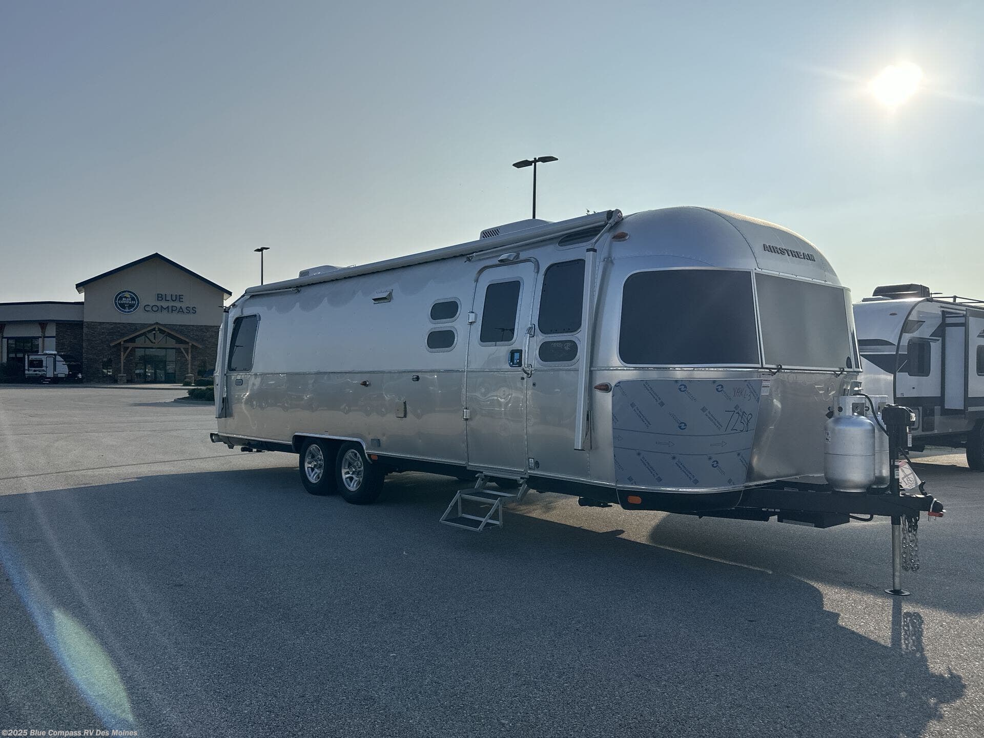 New 2026 Airstream Classic 30RB available in Altoona, Iowa